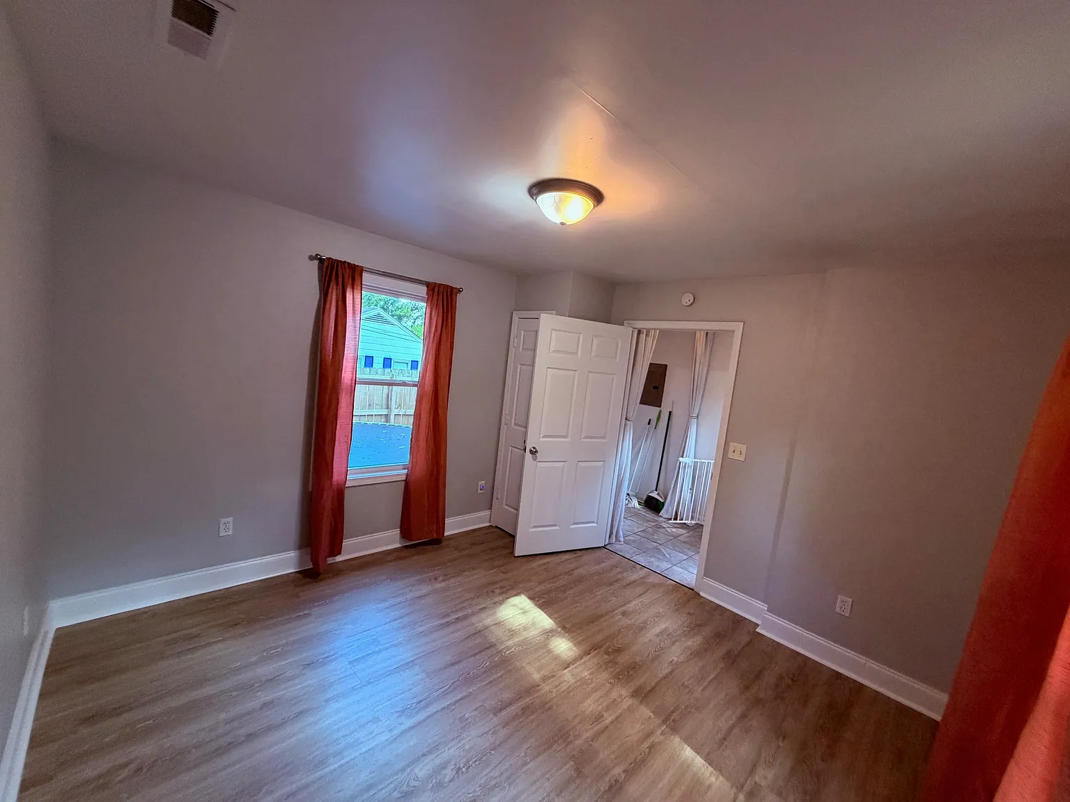 3934 Grace Avenue - 1 — Photo 2
