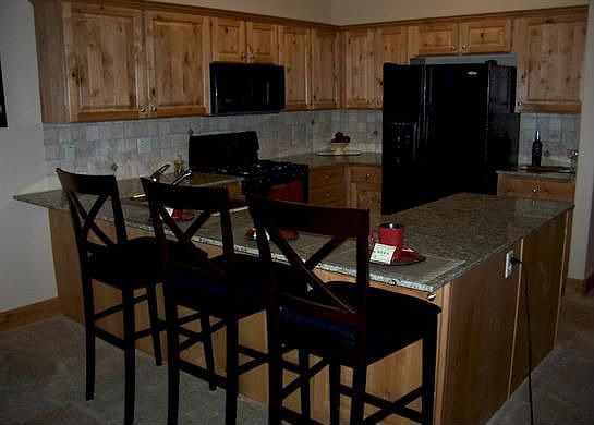 Breakfast Bar / Kitchen
