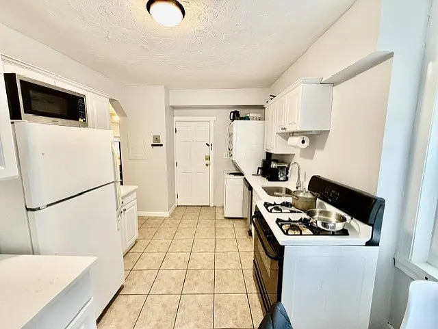 11 Foster St #4 — Photo 16
