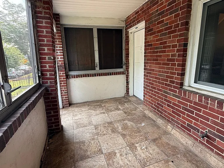 3426 Baker St NE — Photo 16