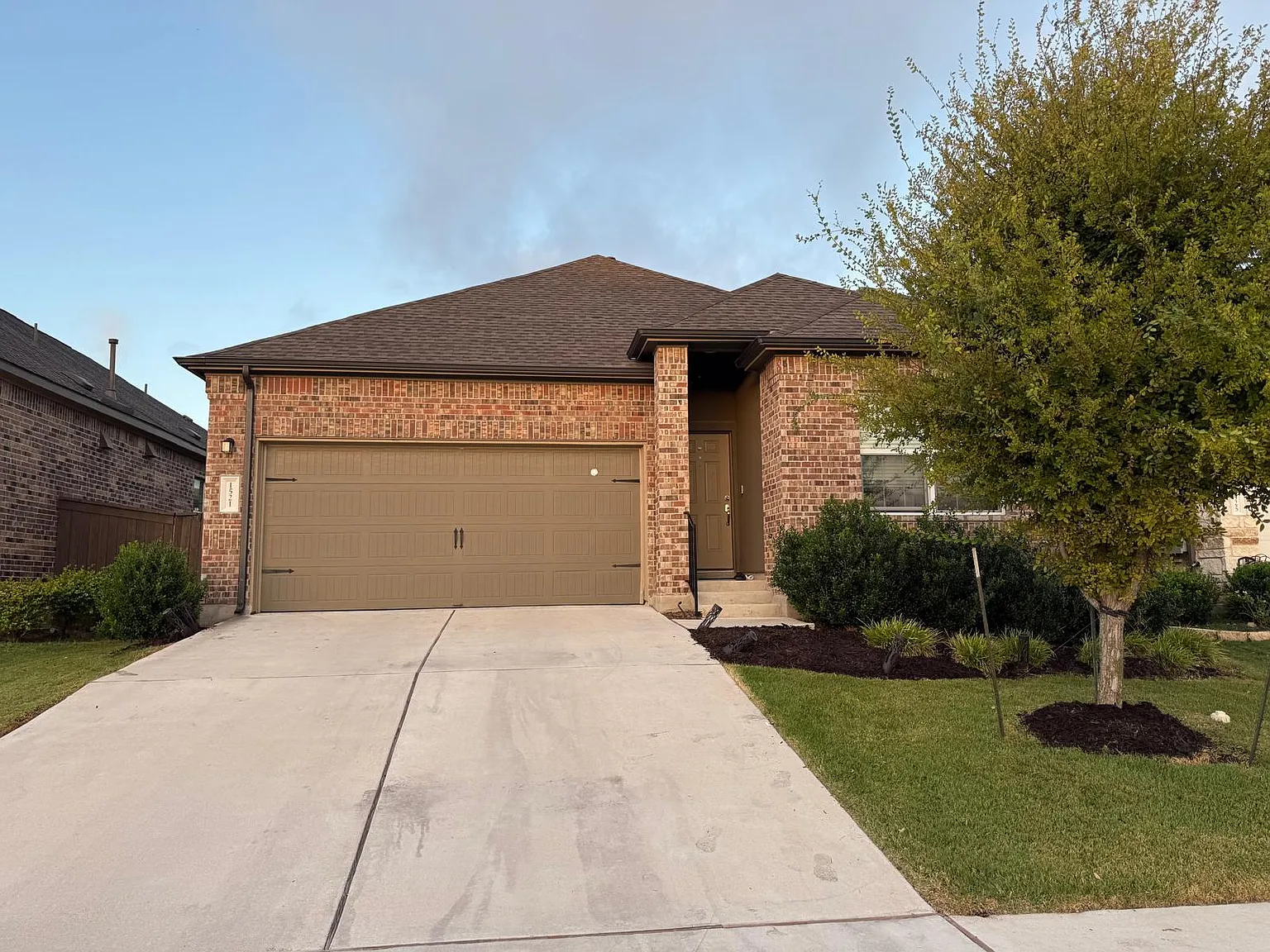 3 bed, 2.0 bath, 1636 sqft, $2,195 — Photo 1