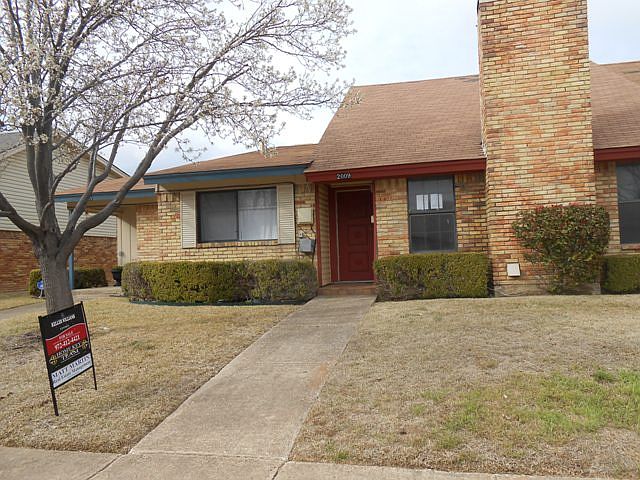 1st image of 2009 Towngate Dr