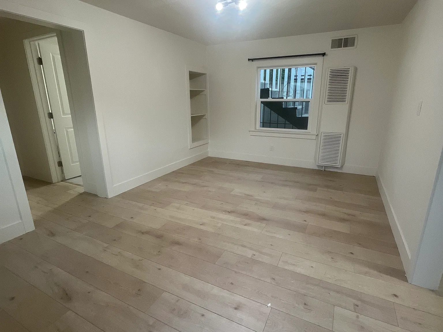 1 bed, 550 sqft, $2,095 — Photo 3