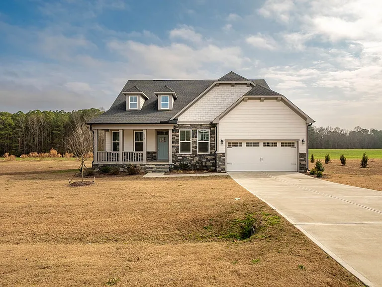 179 Castle Pond Way — Photo 4