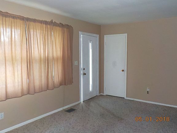 3rd image of 2527 W Westminister Ave