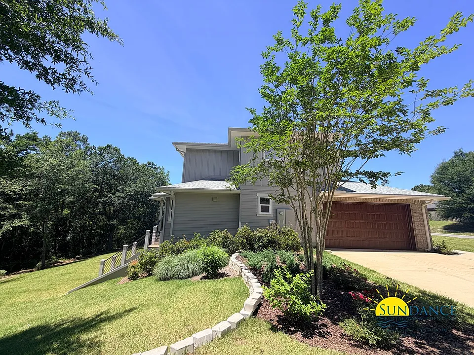 5870 Saratoga Dr