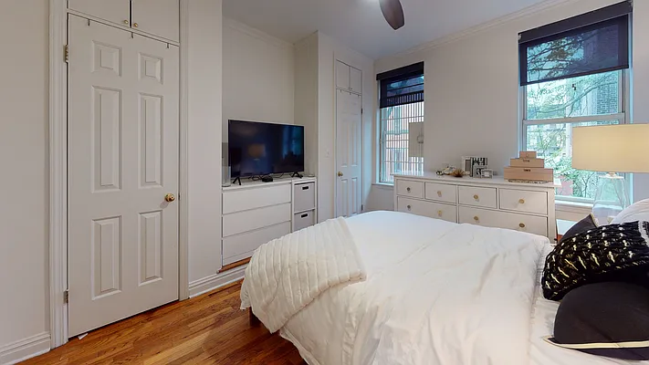 Rented by Bond New York | media 4