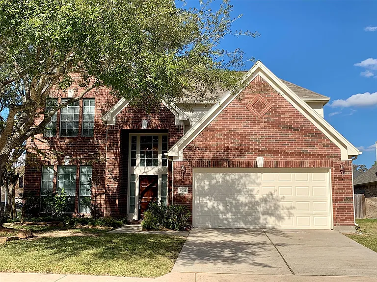 11218 Timbertree Ln — Photo 2