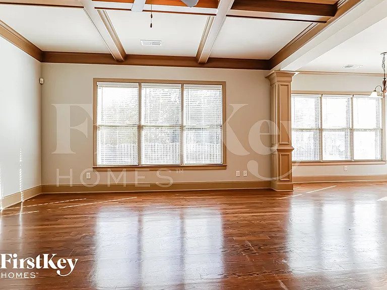 94 Silvertop Dr — Photo 2