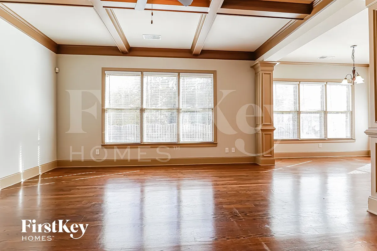 Building Photo - 94 Silvertop Dr