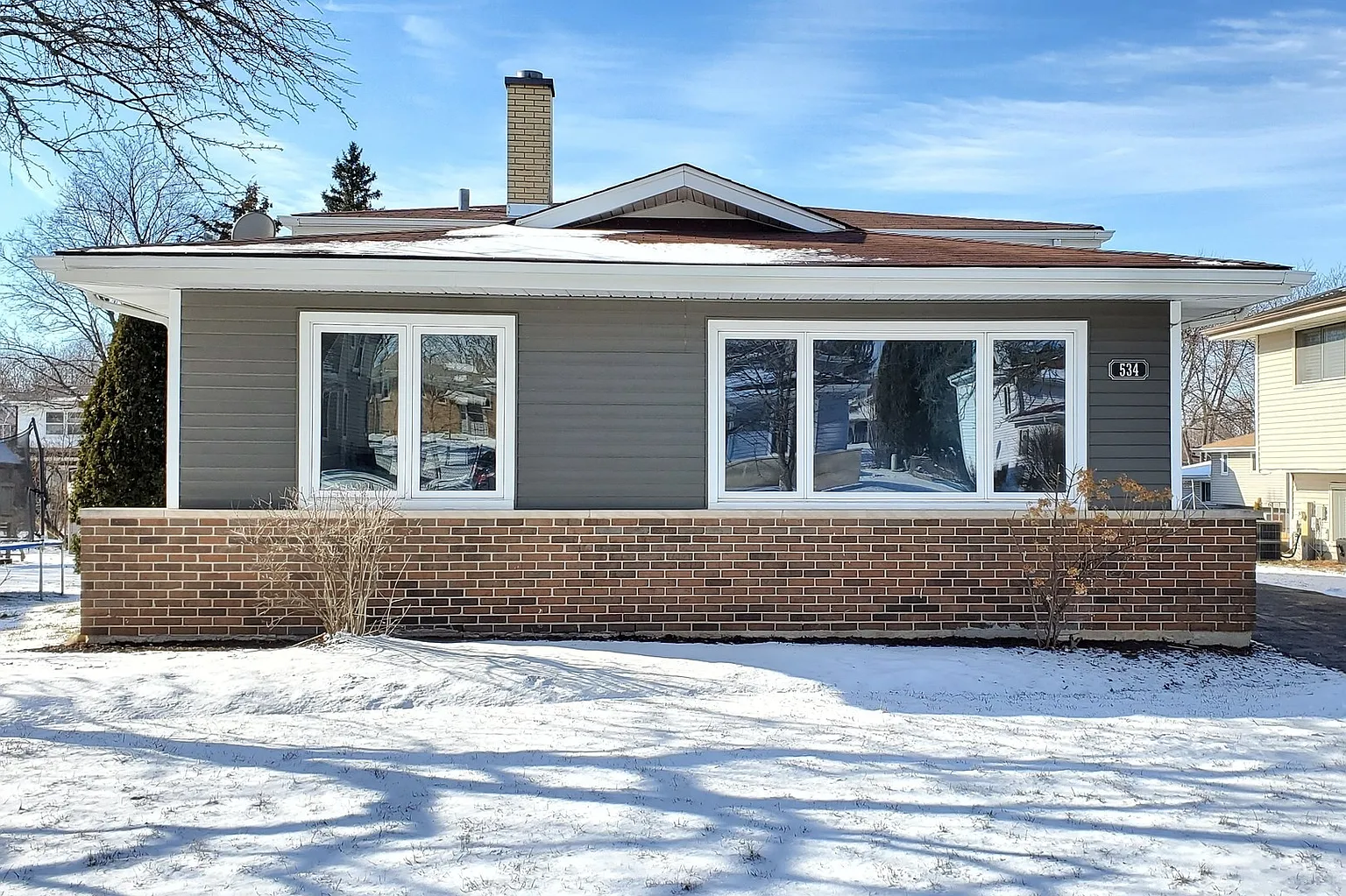 534 N Craig Pl photo 1
