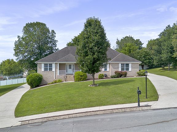 3rd image of 268 Bartlett Cir NE