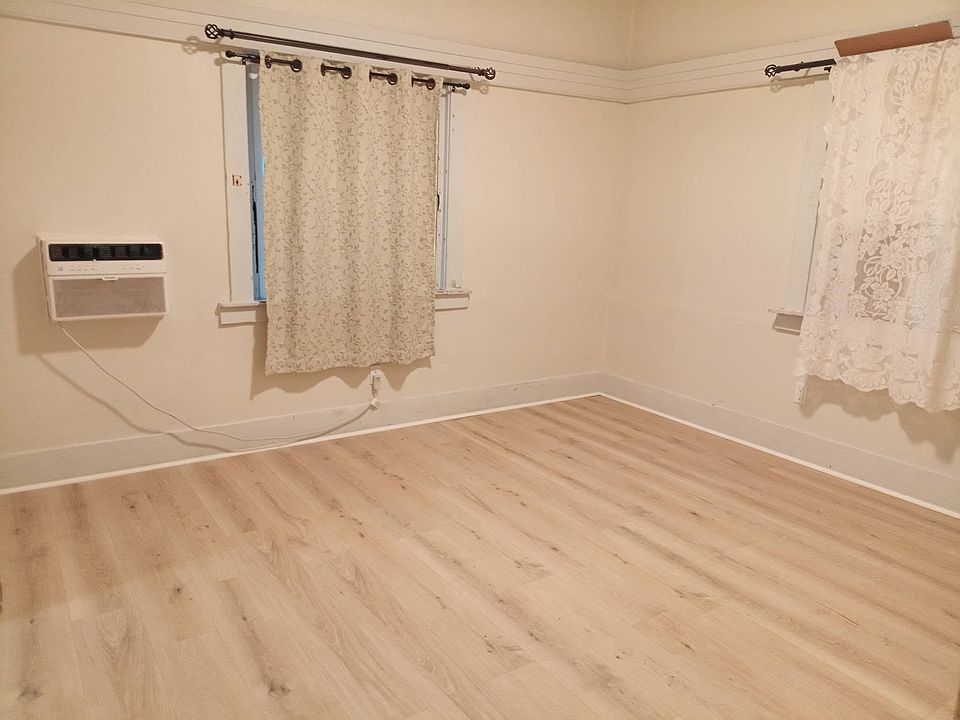 2nd image of 1234 W 42nd St