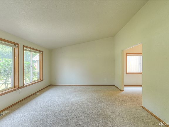 4th image of 3211 57th Ave SE