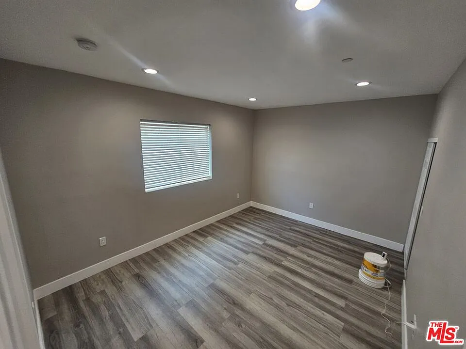 5 bed, 4.0 bath, 1800 sqft, $4,200 — Photo 3