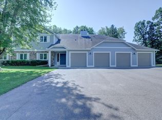 164 Galtier Pl, Shoreview, MN 55126