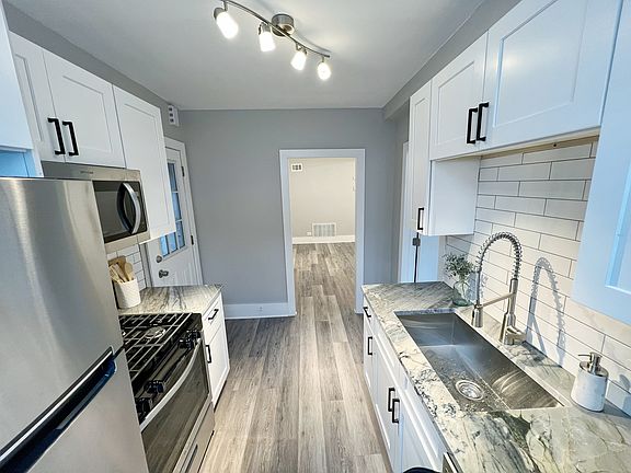5th image of 11829 Clifton Blvd APT 7