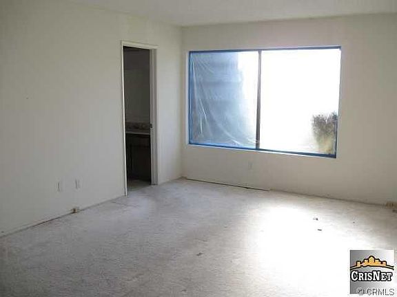 5th image of 7118 Fallbrook Ave