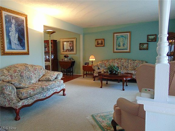 2nd image of 4623 Azalea Ln