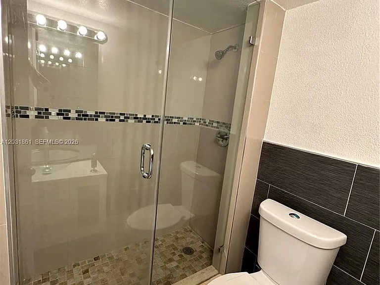 9250 Fontainebleau Blvd #202 — Photo 16