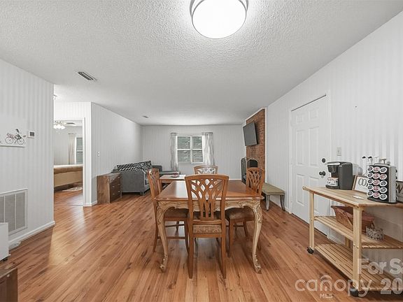 5th image of 605 8th Ave SW APT A1