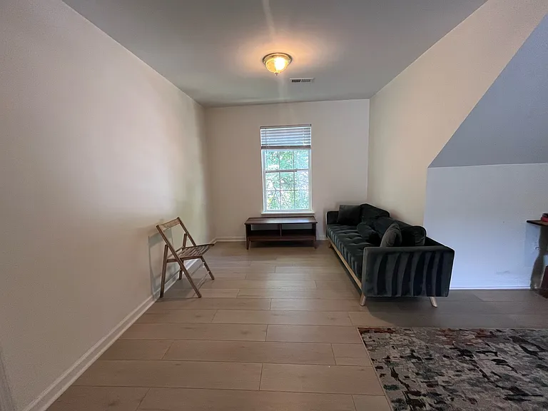 2420 Albion St — Photo 32