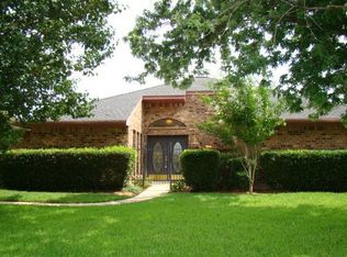 7010 Glen Willow Dr, Beaumont, TX 77706