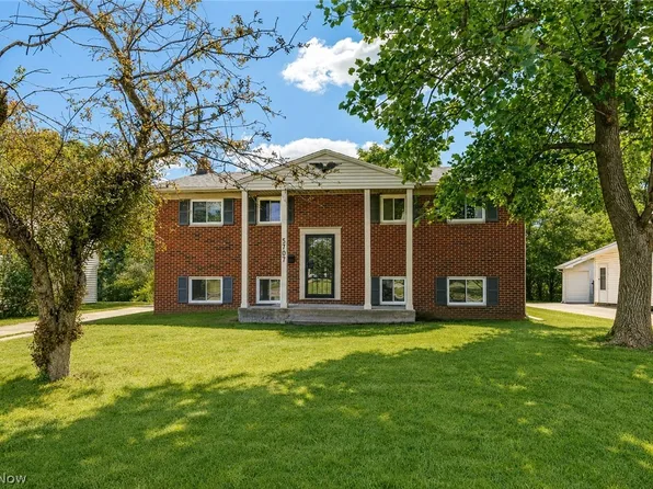 5707 Vickie Ln, Bedford Heights, OH 44146
