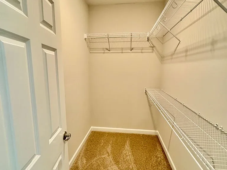2820 Cook Cir #D — Photo 29
