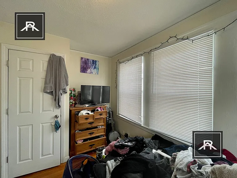56 Brock St #3 — Photo 6