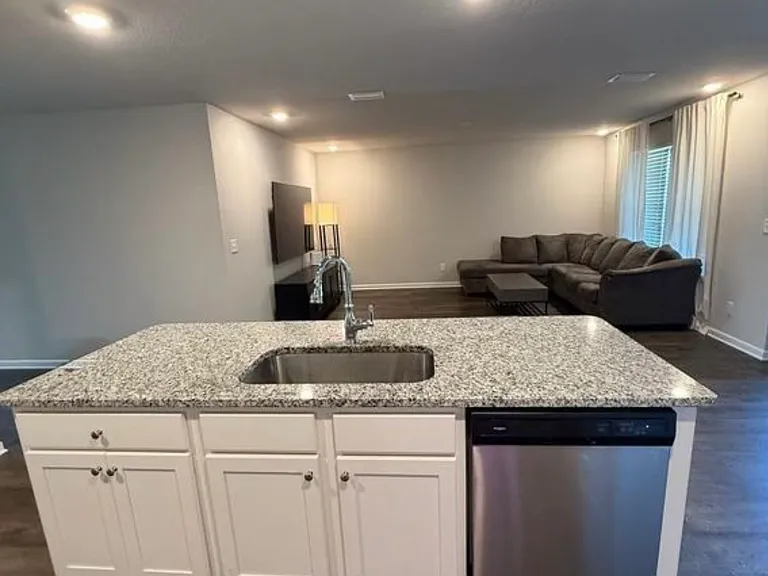 8284 Glenwood Way — Photo 9