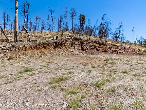 3rd image of 994 Gavilan Canyon Rd