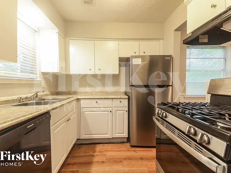 1109 Atlanta Dr — Photo 8