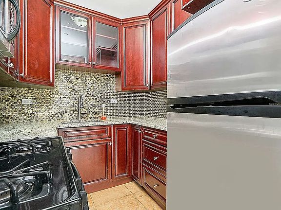 3rd image of 1624 E 12th St APT 2F