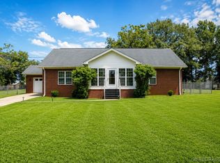 209 E McGowan St, New Brockton, AL 36351