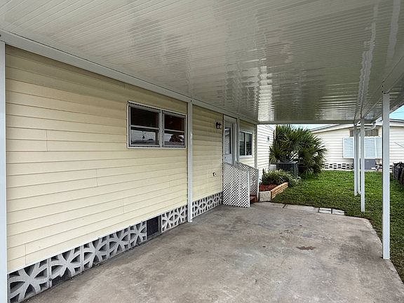 3rd image of 31 Flores Dr