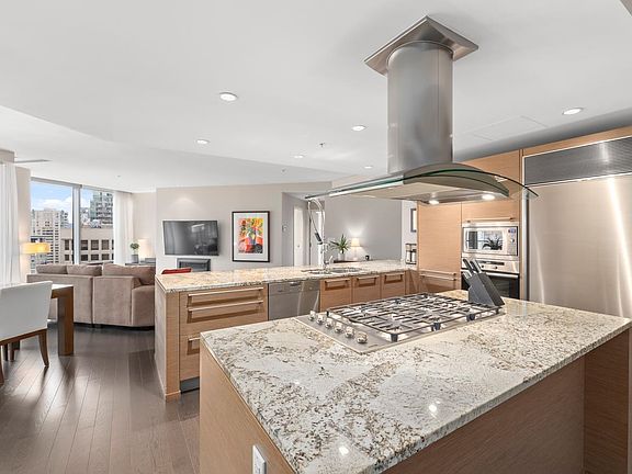 5th image of 1111 Alberni St #2601