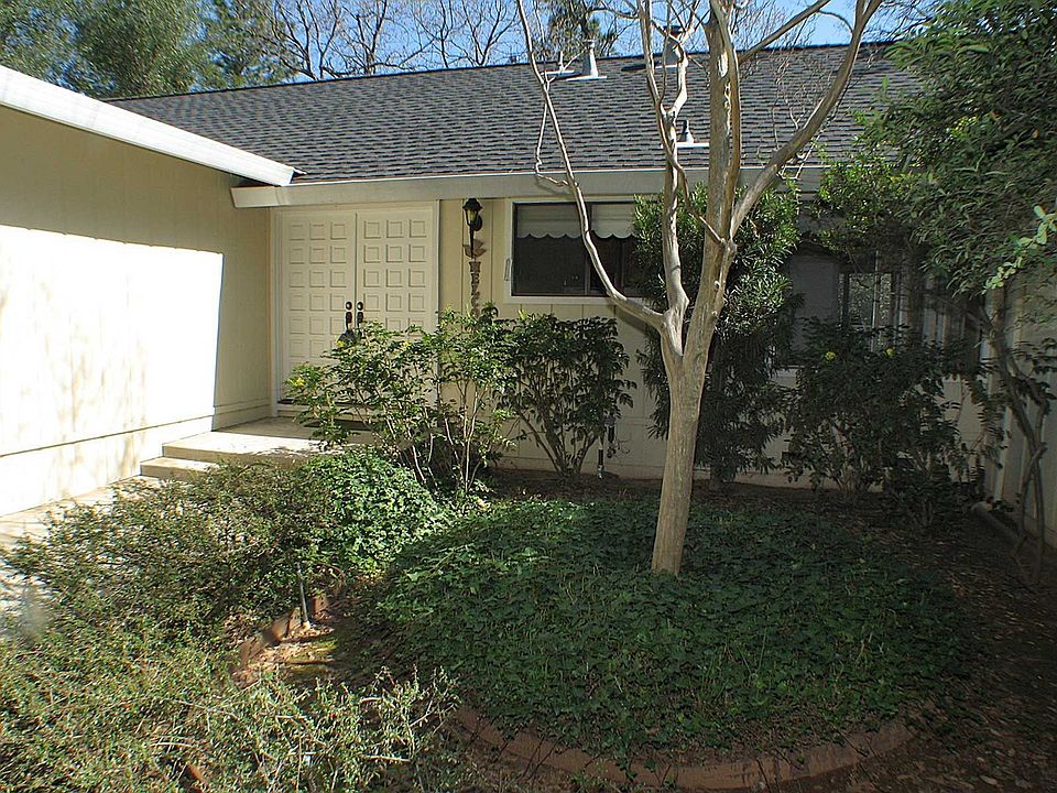 1st image of 23709 Chestnut Ct