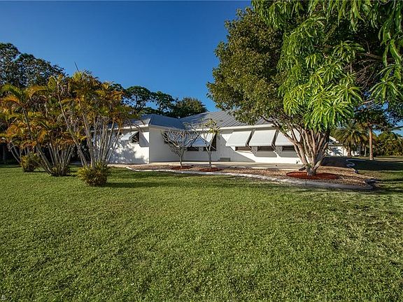 2nd image of 5851 Esther Dr