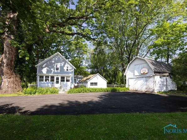 526 W Garfield Ave, Swanton, OH 43558