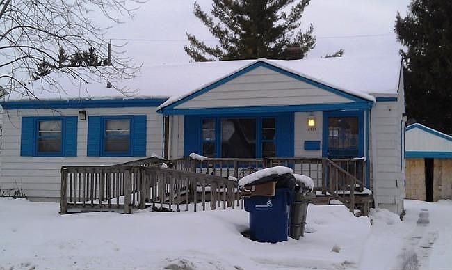 2nd image of 2938 W Carmen Ave