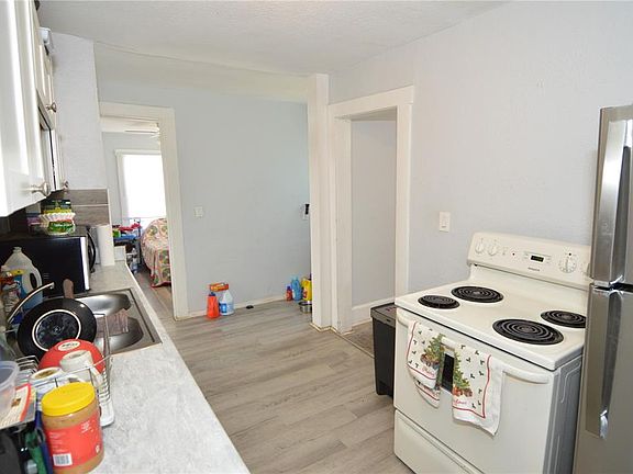 5th image of 2351 25TH AVENUE S