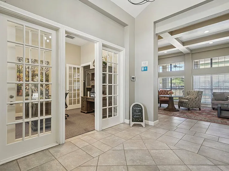 39-web-or-mls-E Walnut St-S1309-007
