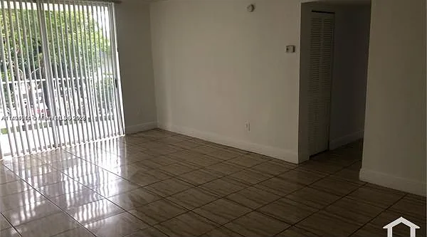 2 bed, 1036 sqft, $2,200 — Photo 4