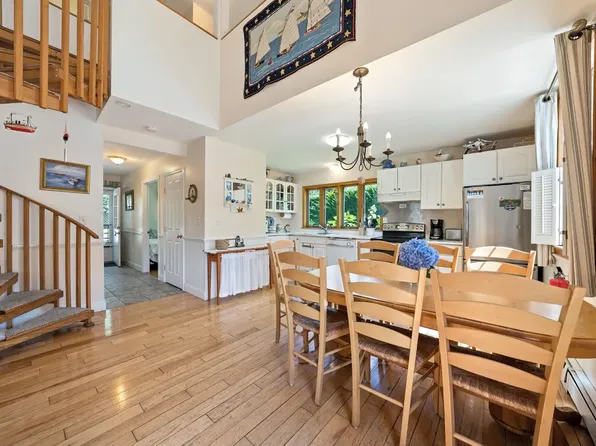 52 Pleasant St, Nantucket, MA 02554