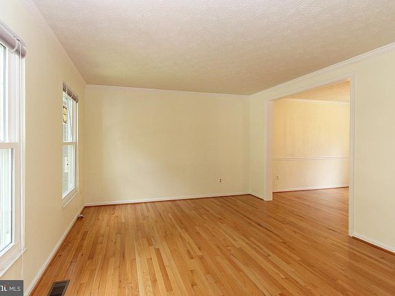 3rd image of 1430 Flynn Ct