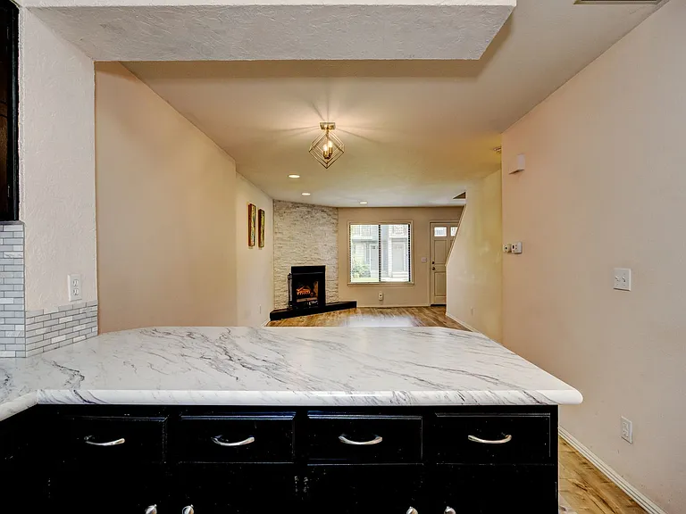 3036 S Betsy Ross Ln — Photo 3