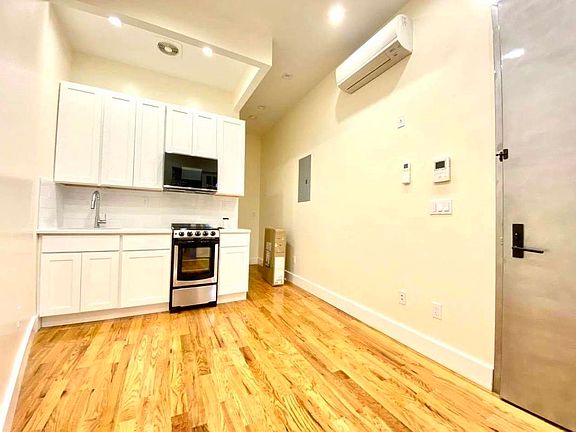 2nd image of 216 Driggs Ave #1R