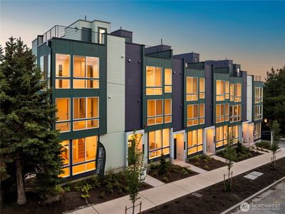 1525 N 39th Street, Seattle, WA, 98103