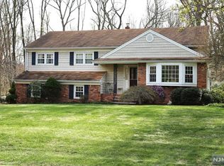 40 Harvin Pl, Mahwah, NJ 07430